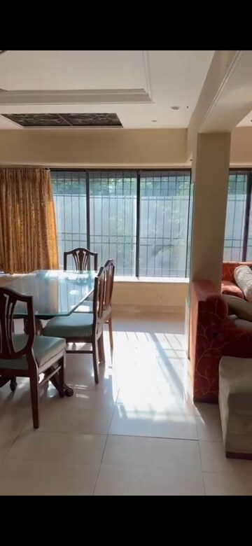 Team Area in 3 BHK Apartment at Andheri West – for Sale