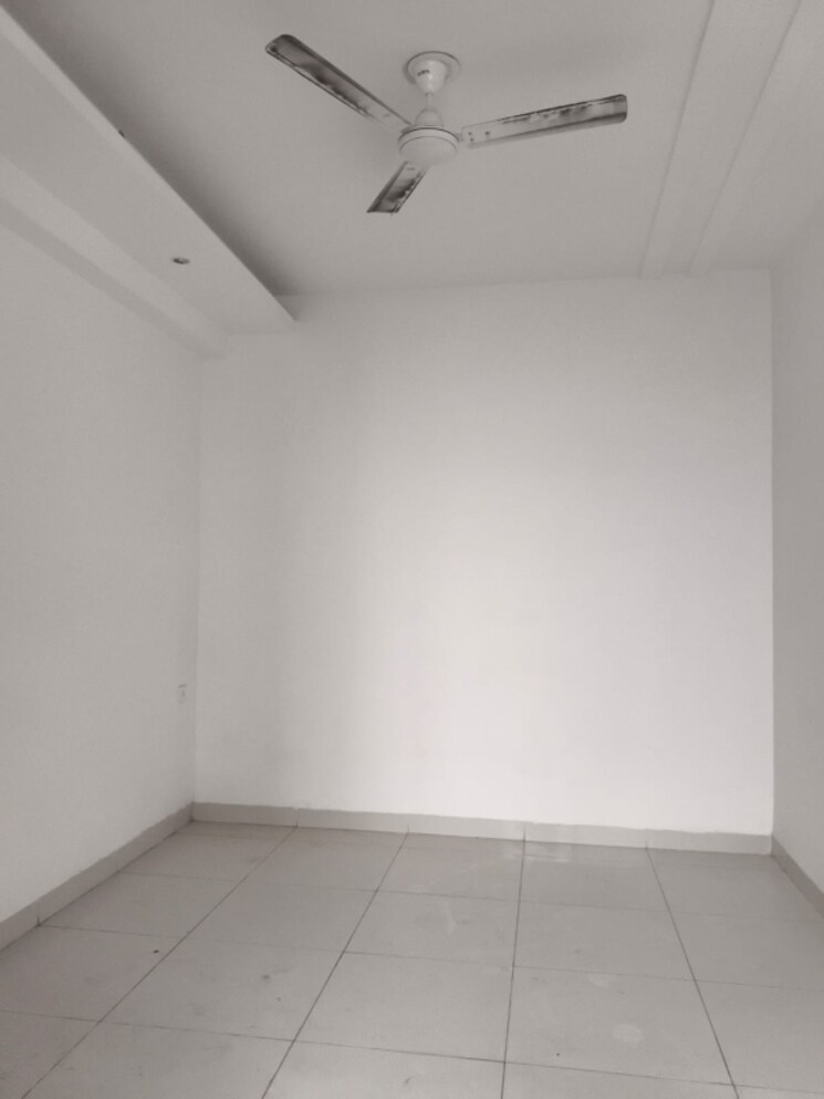 Room, shri-radha-sky-gardens 2 Bedroom 1182 Sq.Ft. Apartment In Sector 16b Greater Noida Greater Noida 9654052