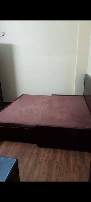 Bedroom in 2.5 BHK Builder Floor at Sector 71 – for Rent