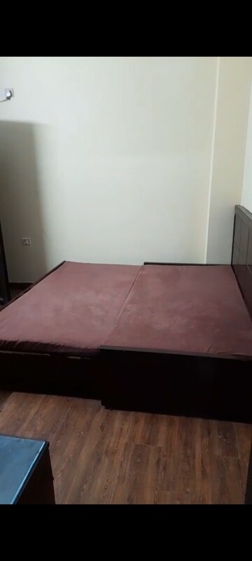 Bedroom in 2.5 BHK Builder Floor at Sector 71 – for Rent