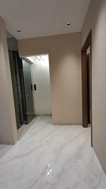 Furnished Amenities in 3 BHK Apartment at Indiabulls Sky Forest, Lower Parel – for Rent