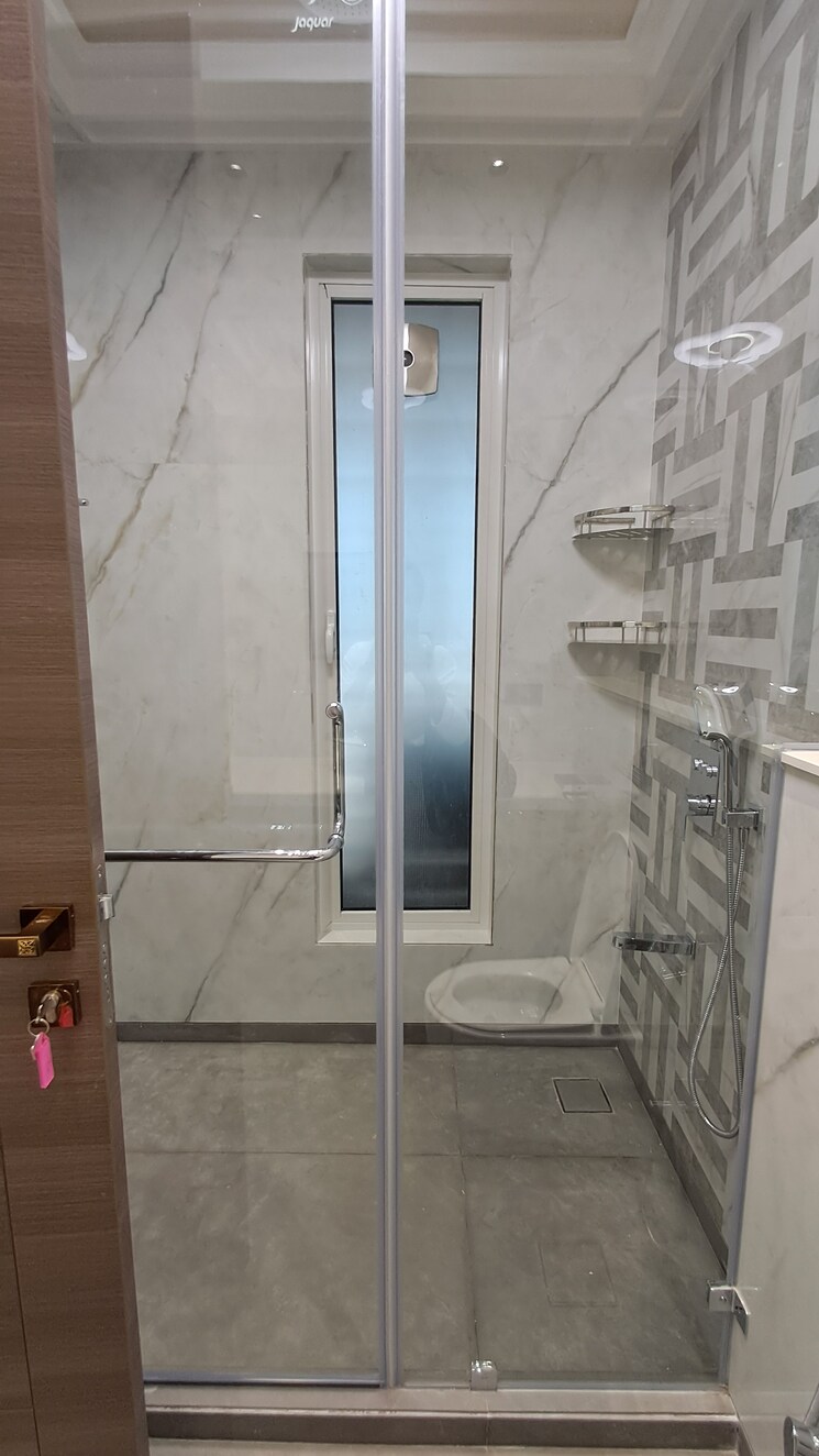 Bathroom, indiabulls-sky-forest 3 Bedroom 3668 Sq.Ft. Apartment In Lower Parel Mumbai 9654068