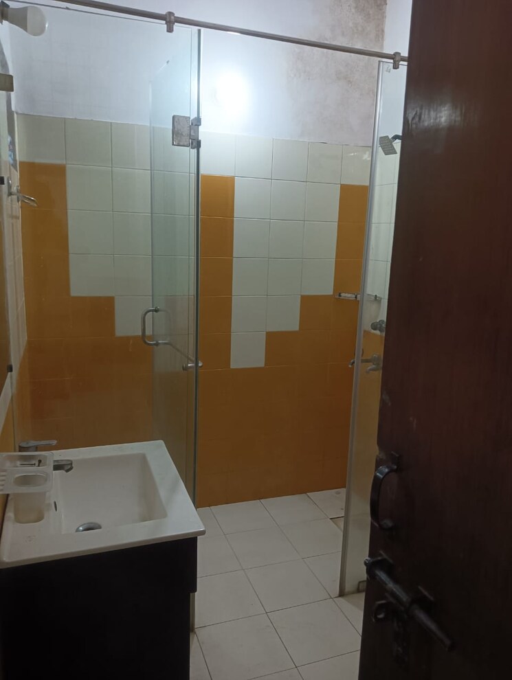 Master Bedroom, sector 52 3 Bedroom 1900 Sq.Ft. Independent House In Sector 52 Noida 9654091