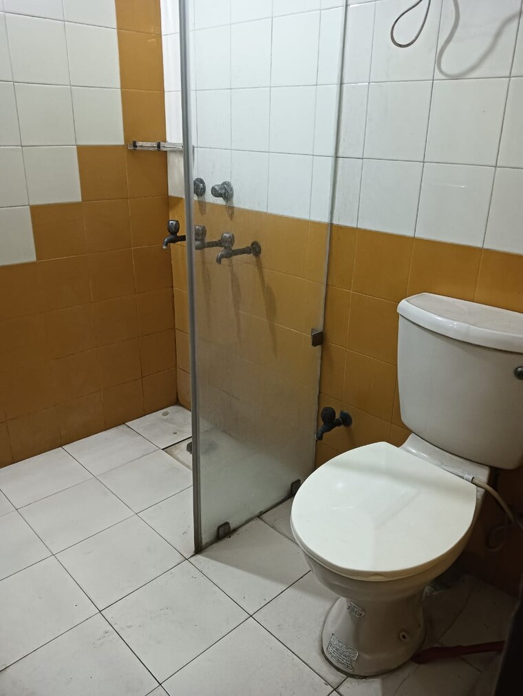 Bathroom, sector 52 3 Bedroom 1900 Sq.Ft. Independent House In Sector 52 Noida 9654091