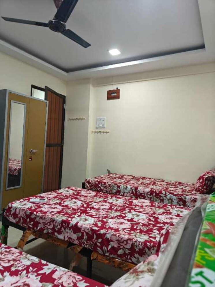 Bedroom, thane east Pg For Boys & Girls In Thane East 9654116