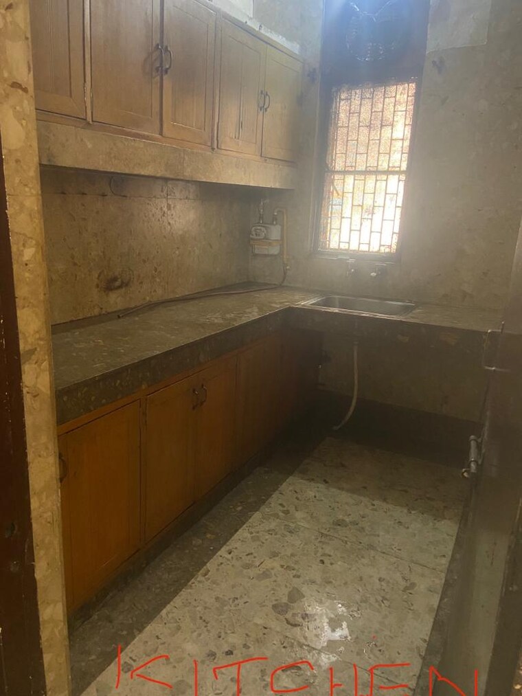 Kitchen, uma-cooperative-society 1.5 Bedroom 650 Sq.Ft. Apartment In Mayur Vihar 1 Delhi 9654126