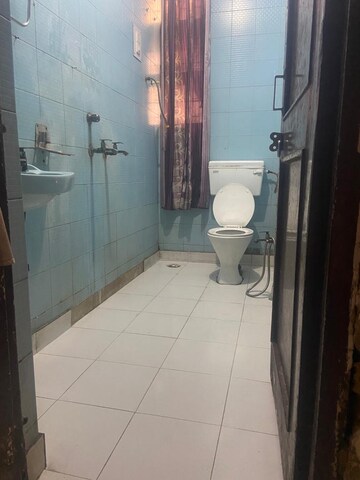 Bathroom in 1.5 BHK Apartment at Uma Cooperative Society, Mayur Vihar 1 – for Rent