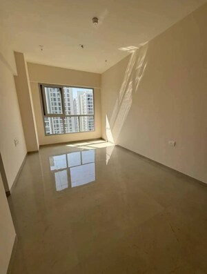 Room in 2 BHK Apartment at Piramal Vaikunth, Balkum Pada – for Rent