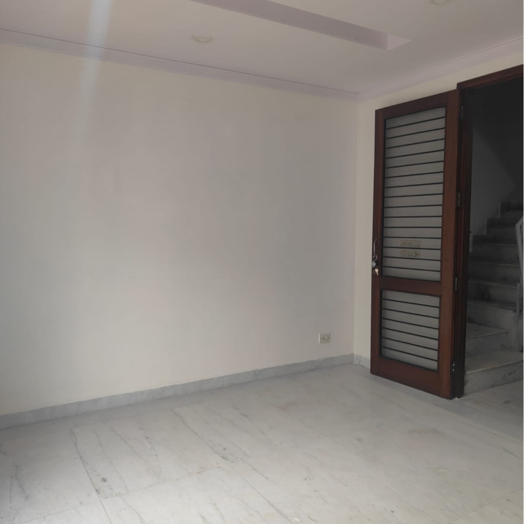 Room, saket 2 Bedroom 900 Sq.Ft. Builder Floor In Saket Delhi 9654124