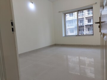 Room in 2 BHK Apartment at Mirchandani Palms, Rahatani – for Rent