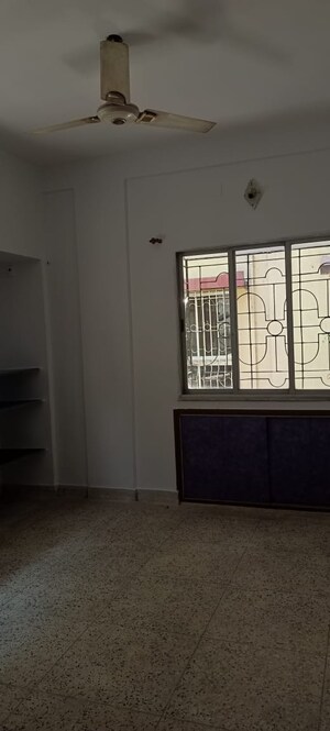 Room in 2 BHK Apartment at Kristi Villa, Chinar Park – for Rent
