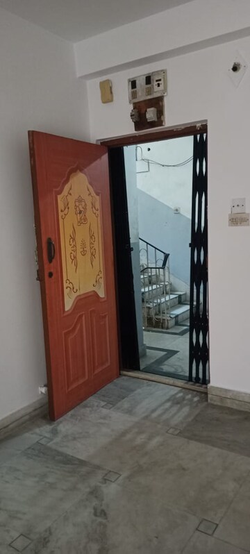 Room in 2 BHK Apartment at Kristi Villa, Chinar Park – for Rent