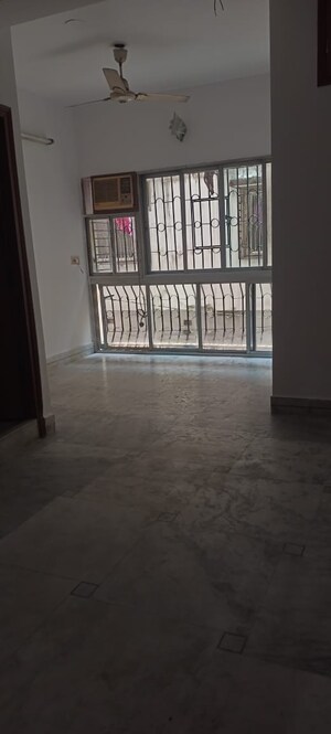 Room in 2 BHK Apartment at Kristi Villa, Chinar Park – for Rent