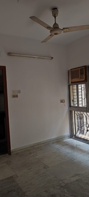 Room in 2 BHK Apartment at Kristi Villa, Chinar Park – for Rent