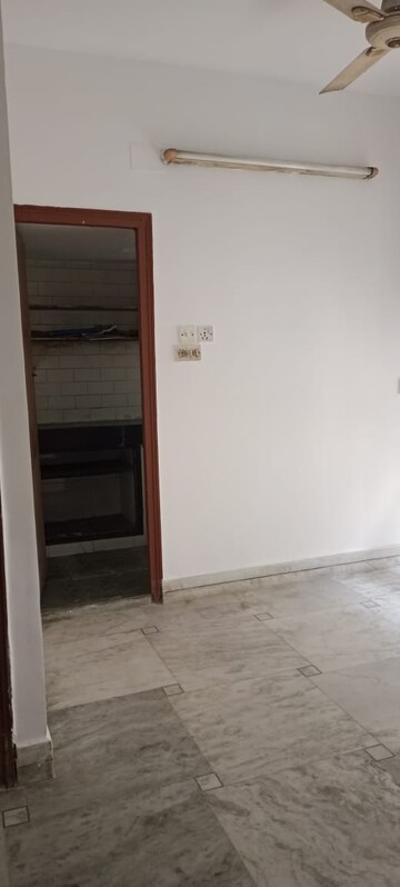 Room in 2 BHK Apartment at Kristi Villa, Chinar Park – for Rent