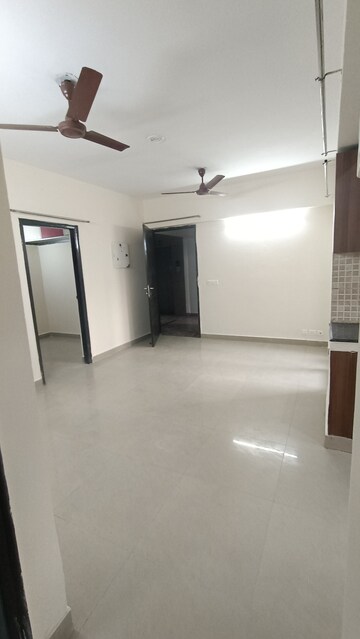 Room in 2 BHK Apartment at Sethi Max Royal, Sector 76 – for Rent