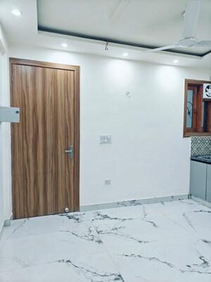 Room in 1 BHK Builder Floor at Saket – for Rent