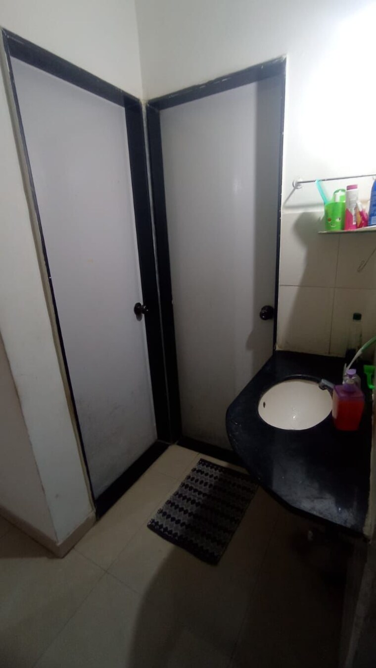 Bathroom, aditya-guruganesh-nagar-phase-i 2 Bedroom 960 Sq.Ft. Apartment In Kothrud Pune 9654184