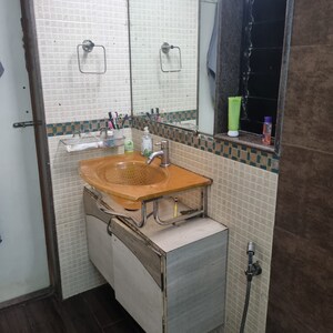 Attached Bathroom in 4 BHK Apartment at Andheri West – for Rent