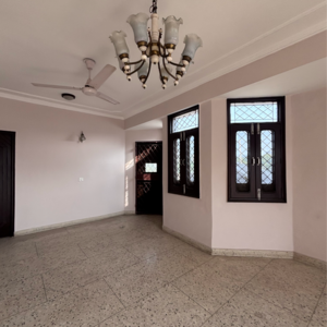 Room in 2 BHK Builder Floor at Neeti Bagh – for Rent