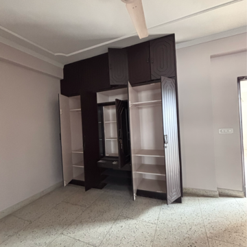 Room in 2 BHK Builder Floor at Neeti Bagh – for Rent