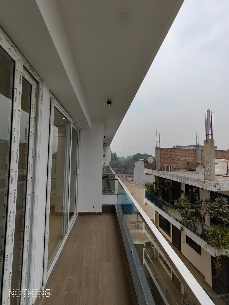 Balcony, defence colony 2 Bedroom 217 Sq.Yd. Builder Floor In Defence Colony Delhi 9654247