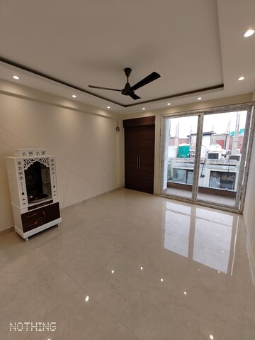 Room in 4 BHK Independent House at West End Colony – for Rent