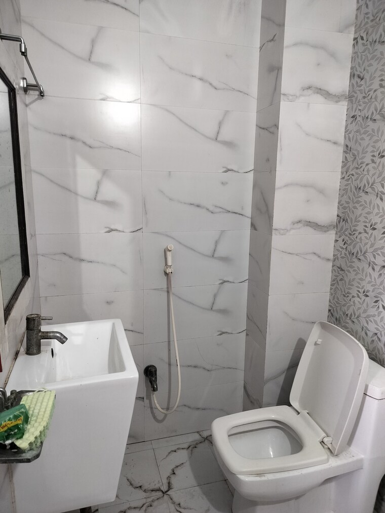 Bathroom, rwa-apartments-sector-71 1 RK 350 Sq.Ft. Independent House In Sector 71 Noida 9654254
