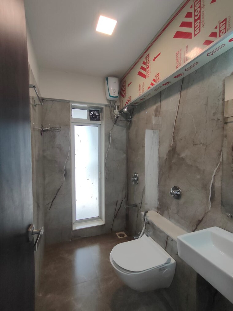 Bathroom, piramal-aranya 3 Bedroom 1945 Sq.Ft. Apartment In Byculla Mumbai 9654268