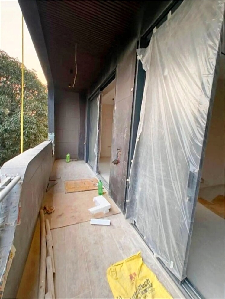 Balcony, kalkaji 3 Bedroom 2250 Sq.Ft. Builder Floor In Kalkaji Delhi 9654283