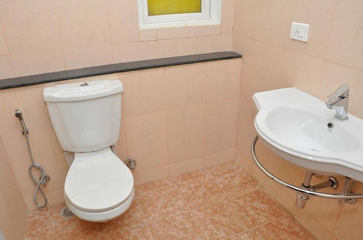 Bathroom, ramprastha-city-the-edge-towers 4 Bedroom 2390 Sq.Ft. Apartment In Sector 37d Gurgaon 9654303