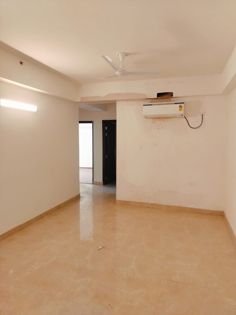 Room, ramprastha-skyz 3.5 Bedroom 2025 Sq.Ft. Apartment In Sector 37d Gurgaon 9654326