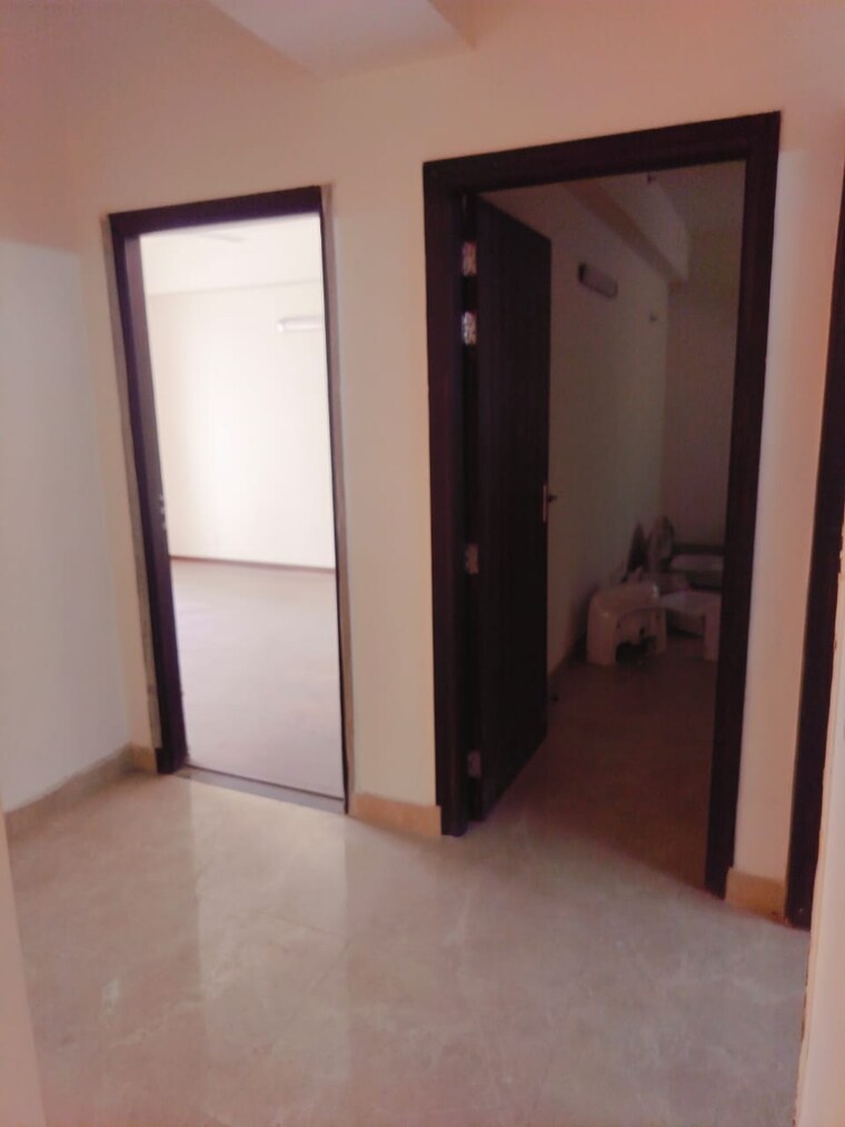 Room, ramprastha-skyz 3.5 Bedroom 2025 Sq.Ft. Apartment In Sector 37d Gurgaon 9654326