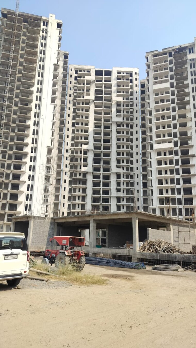 Exterior View, ramprastha-skyz 3.5 Bedroom 2025 Sq.Ft. Apartment In Sector 37d Gurgaon 9654326