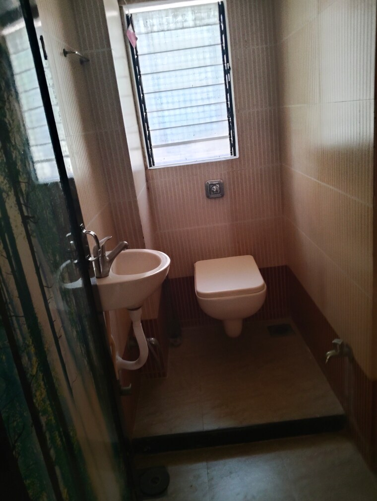 Bathroom, sudhir-tower 1 Bedroom 570 Sq.Ft. Apartment In Mulund West Mumbai 9654330