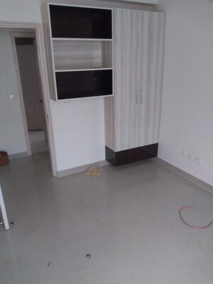 Room in 2 BHK Apartment at Ramprastha City The Edge Towers, Sector 37d – for Sale