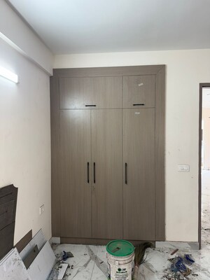 Room in 2.5 BHK Builder Floor at Smart World Gems, Sector 89 – for Rent