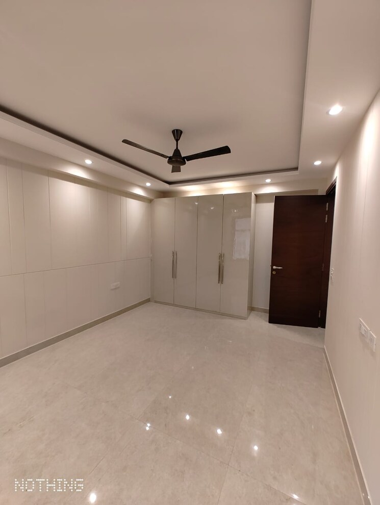 Room, defence colony 4 Bedroom 3000 Sq.Ft. Independent House In Defence Colony Delhi 9654357