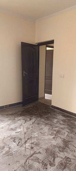 Room in 3 BHK Apartment at Gardenia Gateway, Sector 75 – for Rent