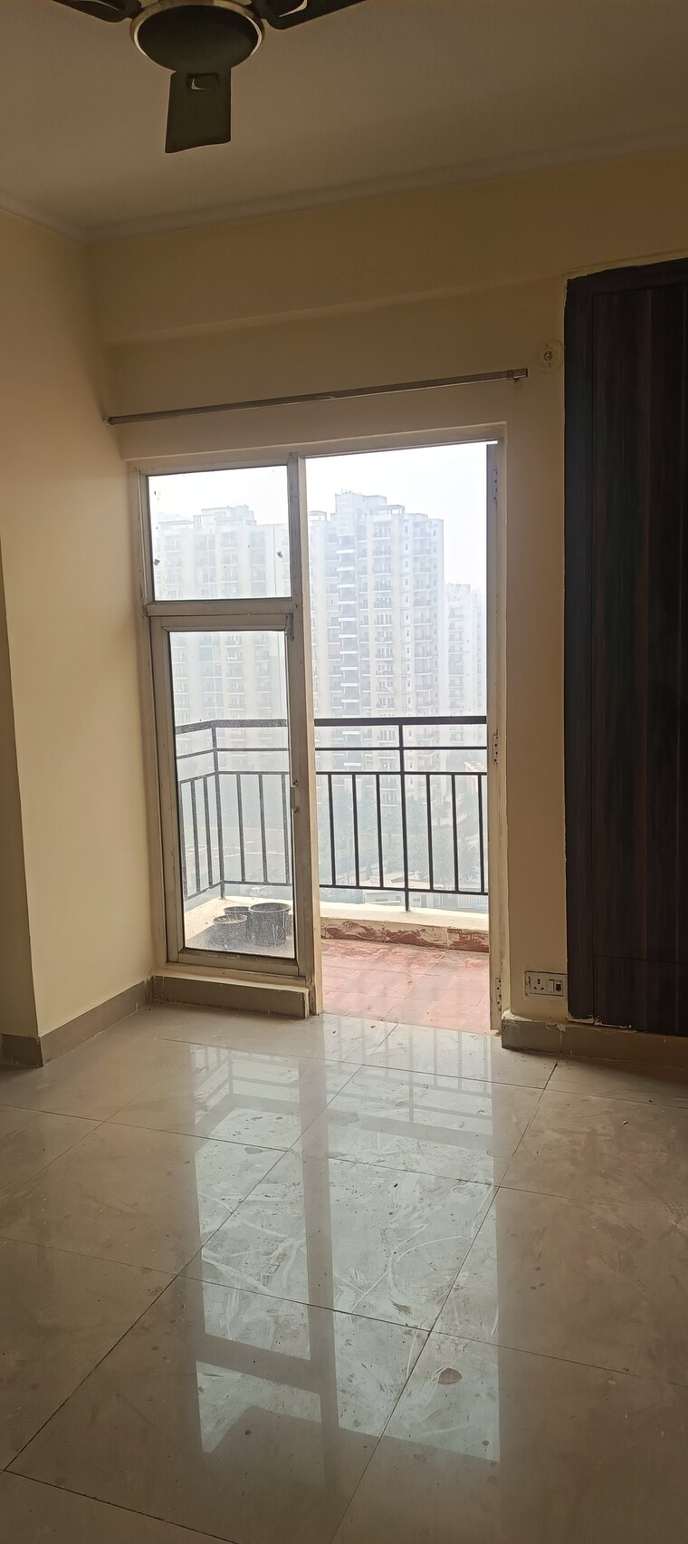 Room, gardenia-gateway 3 Bedroom 1700 Sq.Ft. Apartment In Sector 75 Noida 9654358