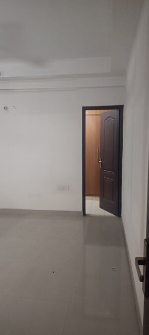 3 BHK Apartment For Rent in Amrapali Silicon City, Sector 76