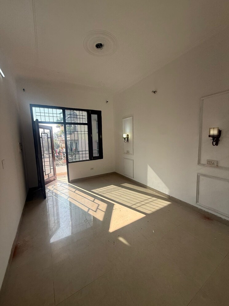 Room, dhakoli 2 Bedroom 142 Sq.Yd. Builder Floor In Dhakoli Zirakpur 9654374