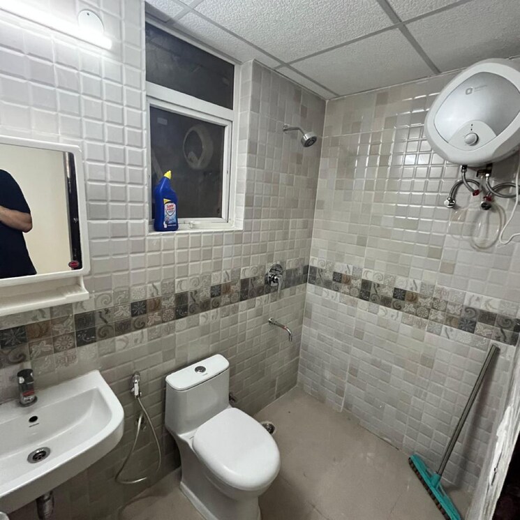 Bathroom, signature-the-serenas 2 Bedroom 724 Sq.Ft. Apartment In Sohna Sector 33 Gurgaon 9654376