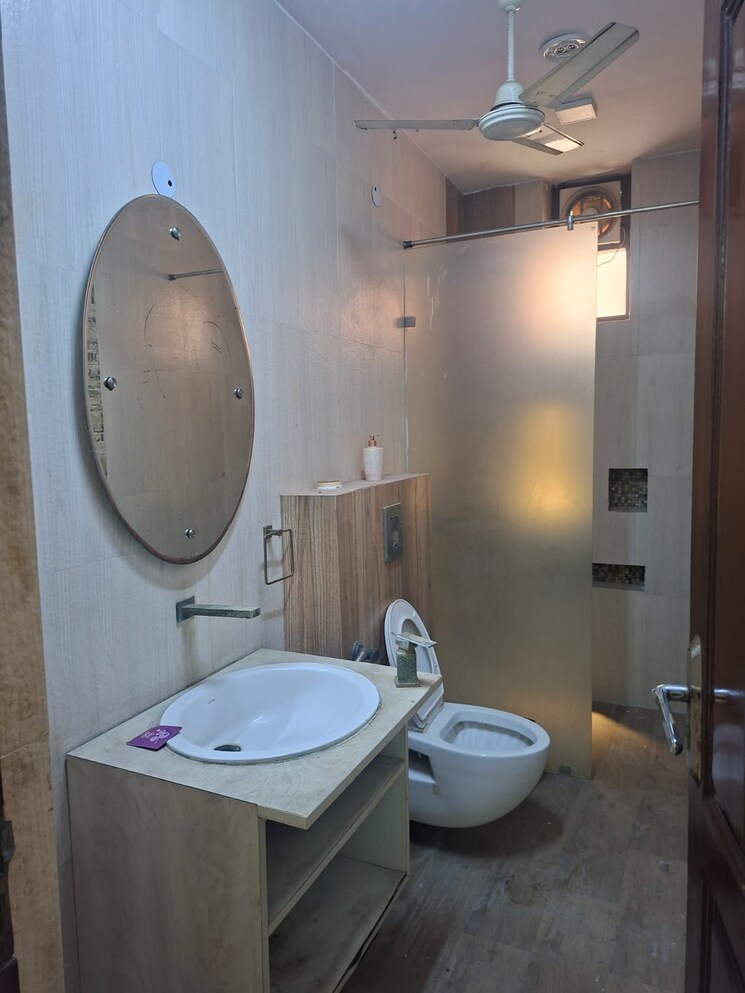 Bathroom, eldeco-ananda 3 Bedroom 300 Sq.Mt. Builder Floor In Sector 48 Noida 9654381