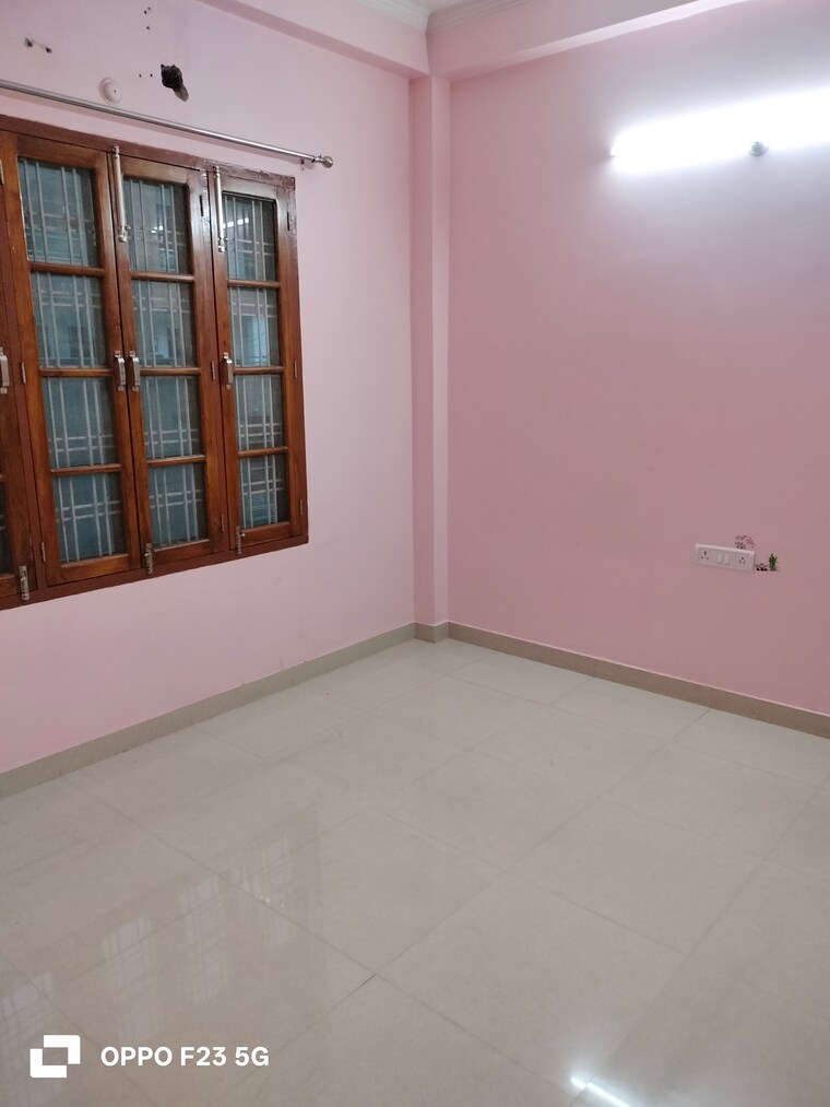 Room, gomti nagar 2 Bedroom 3200 Sq.Ft. Builder Floor In Gomti Nagar Lucknow 9654387