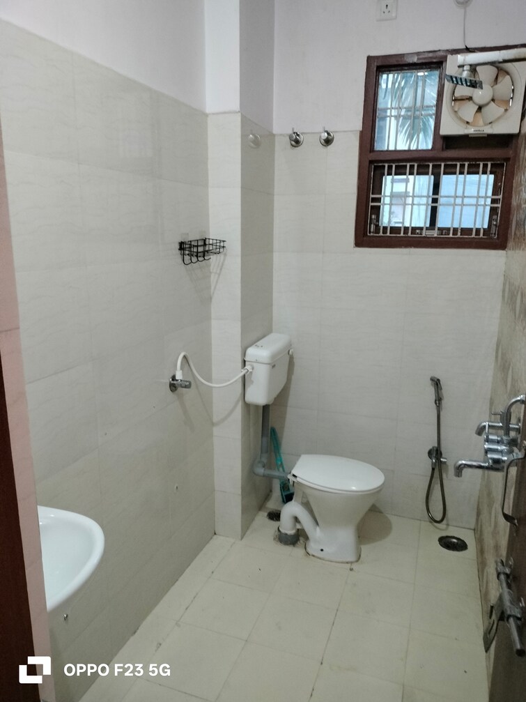 Bathroom, gomti nagar 2 Bedroom 3200 Sq.Ft. Builder Floor In Gomti Nagar Lucknow 9654387
