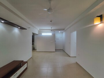 Room in 2 BHK Apartment at Bhartiya Nikoo Homes Phase 2, Thanisandra Main Road – for Rent