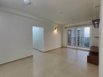 Room in 2 BHK Apartment at Bhartiya Nikoo Homes Phase 2, Thanisandra Main Road – for Rent