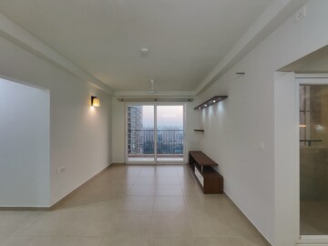 Room in 2 BHK Apartment at Bhartiya Nikoo Homes Phase 2, Thanisandra Main Road – for Rent