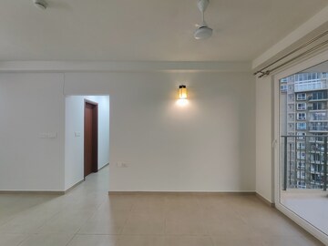 Room in 2 BHK Apartment at Bhartiya Nikoo Homes Phase 2, Thanisandra Main Road – for Rent